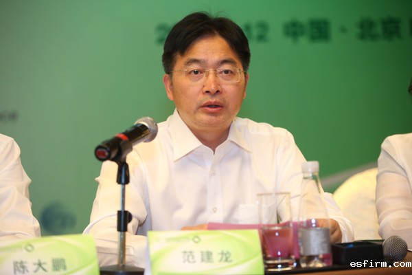 苏州市吴江区区委常委、吴江高新区党工委书记、苏州市吴江区盛泽镇党委书记、中国东方丝绸市场党工委书记范建龙