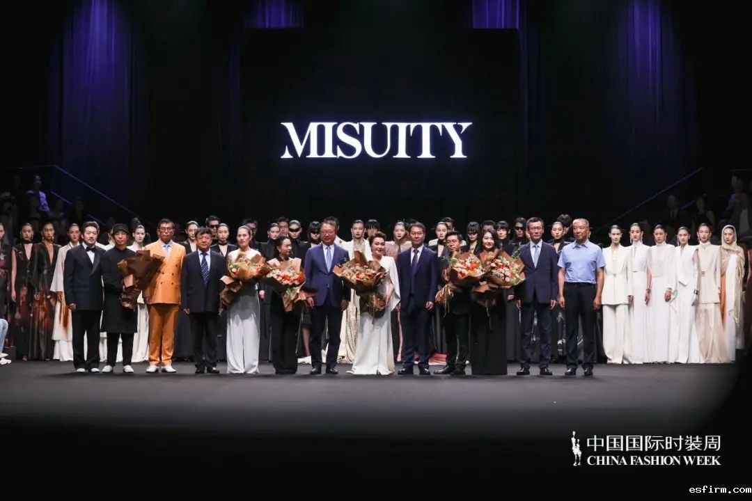 开幕大秀MISUITY米休缇·高田在北京饭店金色大厅领衔开场