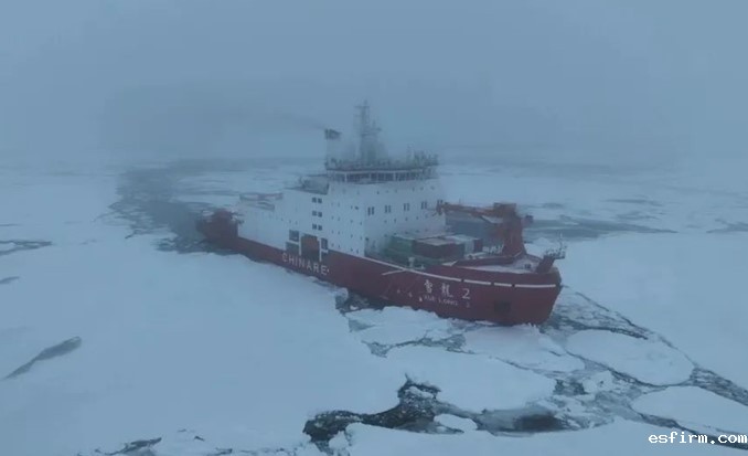 “雪龙2”号极地科考破冰船